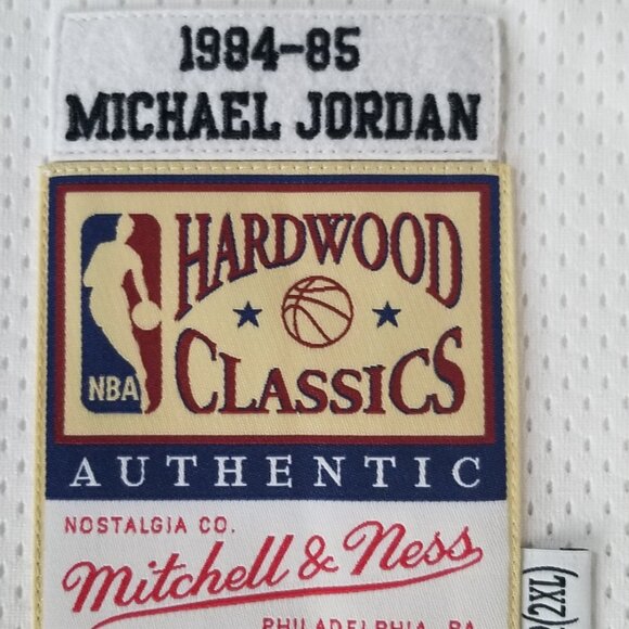Men's Mitchell & Ness Michael Jordan White Chicago Bulls Rookie Authentic Jersey - Picture 11 of 11